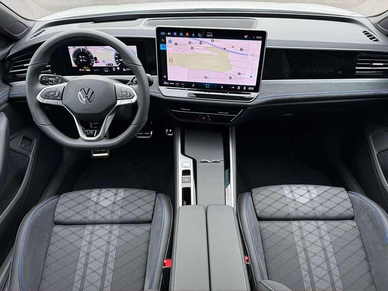 Neu VW Passat R-line 193 PS (141 kW) 2025 Diabasgrau Kombi