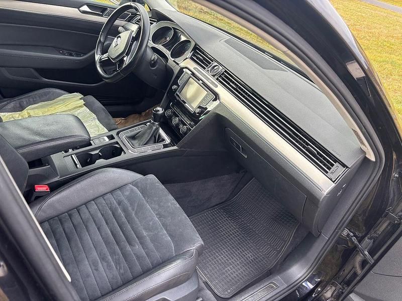 Gebraucht VW Passat Highline 150 PS (110 kW) 2015 Schwarz Kombi