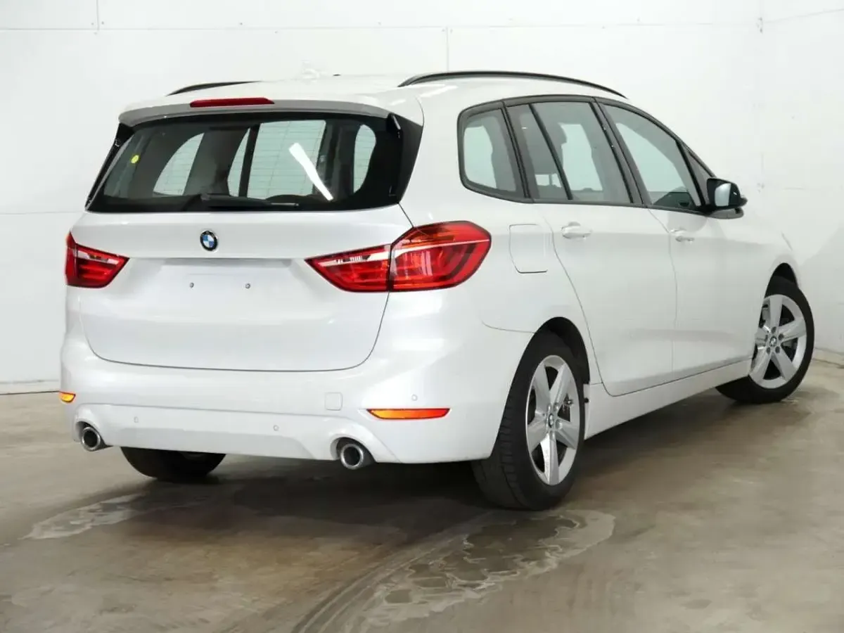 Gebraucht BMW 220 Advantage 190 PS (139 kW) 2022 Mineralweiss metallic Coupé