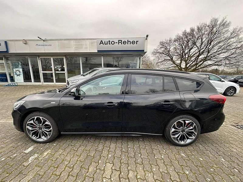 Neu Ford Focus ST-Line X 116 PS (85 kW) 2025 Schwarz Limousine