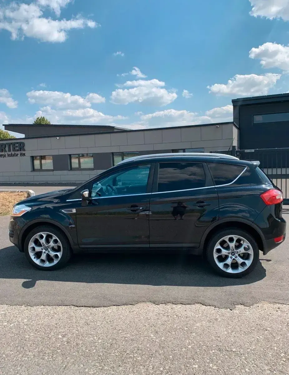 Gebraucht Ford Kuga Titanium 136 PS (100 kW) 2010 Schwarz SUV