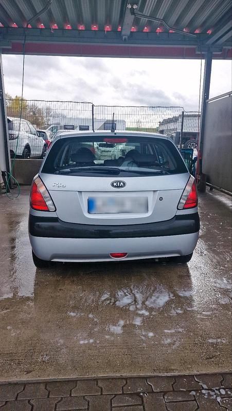 Gebraucht Kia Rio 105 PS (77 kW) 2007 Silber Kombi