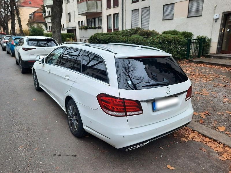 Gebraucht Mercedes E250 Avantgarde 204 PS (150 kW) 2014 Weiß Kombi