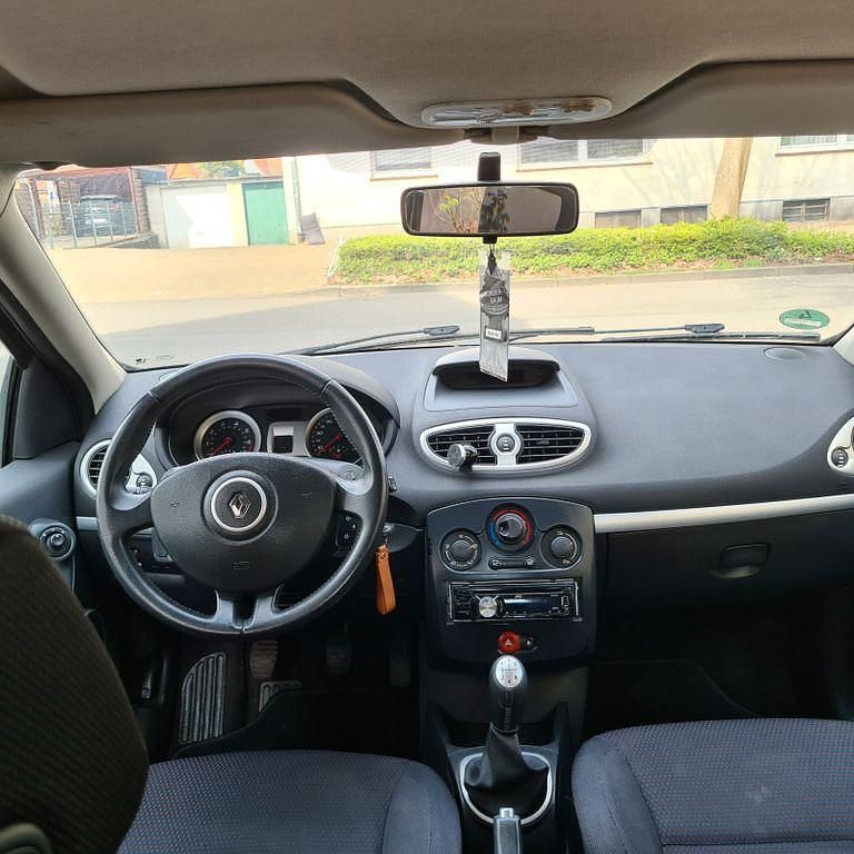 Gebraucht Renault Clio II Dynamique 75 PS (55 kW) 2005 Grau Limousine