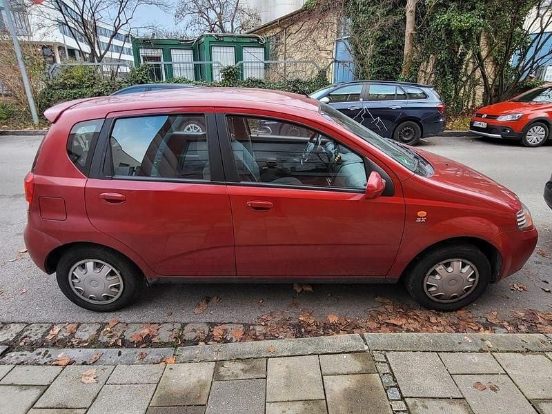 Gebraucht Chevrolet Kalos SX 94 PS (69 kW) 2005 Rot Limousine