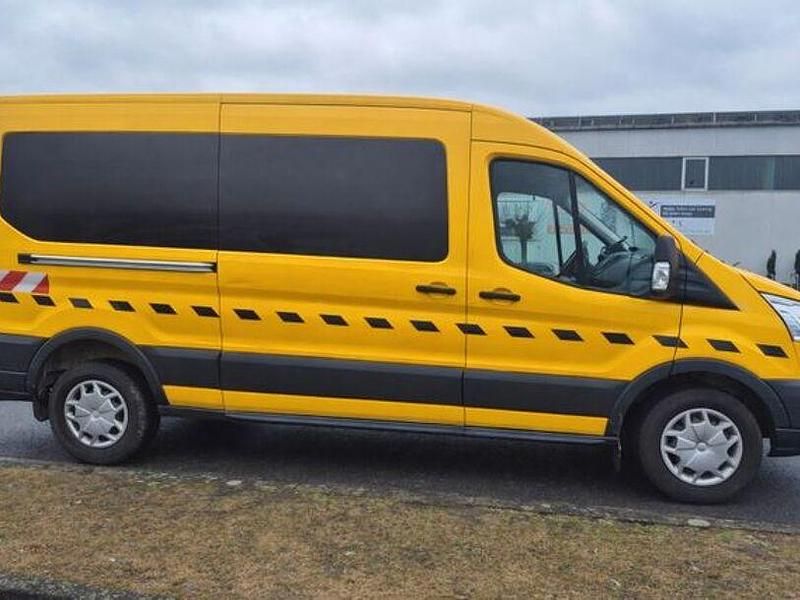 Gebraucht Ford Transit Trend 130 PS (95 kW) 2018 Schwarz Kombi