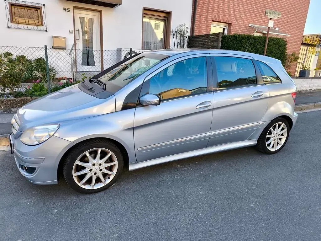 Gebraucht Mercedes B200 136 PS (100 kW) 2006 Blau Van / Kleinbus