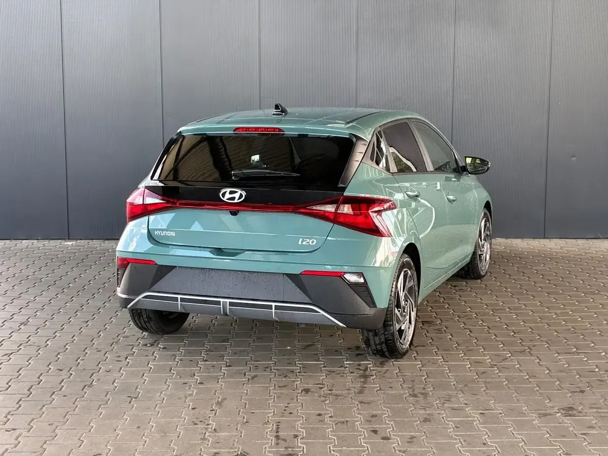 Neu Hyundai i20 Pure 79 PS (58 kW) 2025 Grün (mangrove green) Kleinwagen