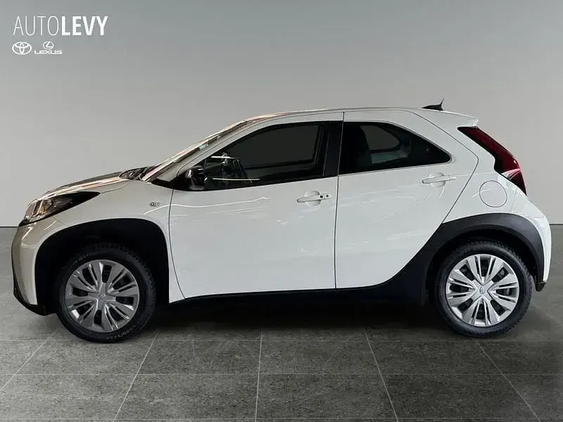 Gebraucht Toyota Aygo X X-play 72 PS (52 kW) 2022 Schneeweiß SUV