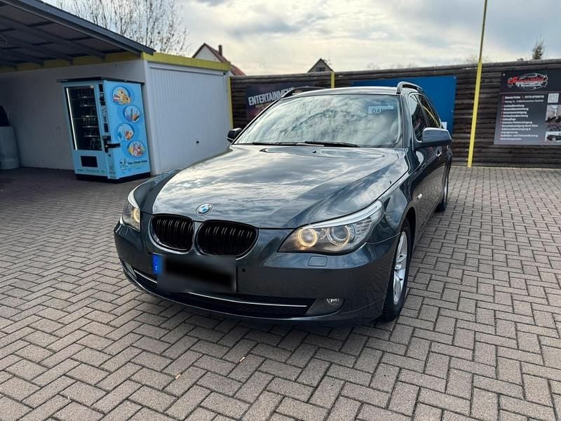 Gebraucht BMW 520 163 PS (119 kW) 2010 Grau Kombi