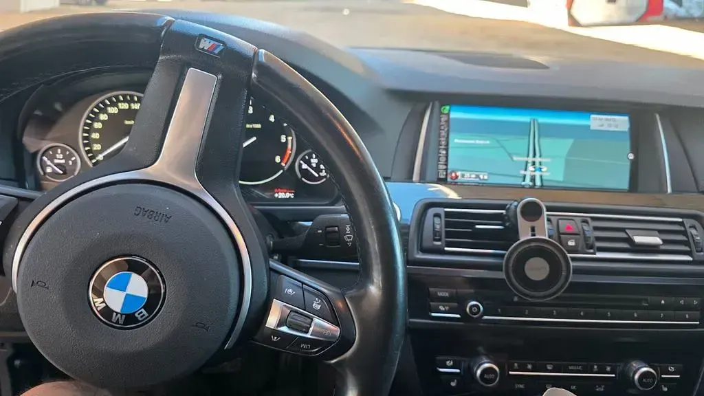 Gebraucht BMW 525 Luxury Line 218 PS (160 kW) 2014 Blau Kombi