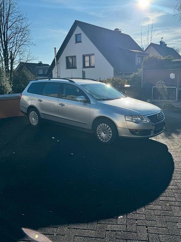 Gebraucht VW Passat 140 PS (102 kW) 2007 Silber Kombi