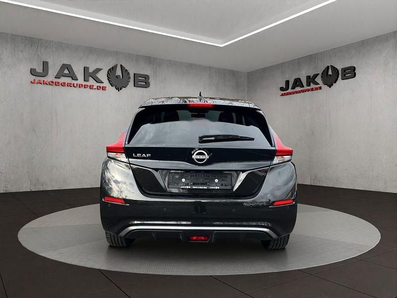 Gebraucht Nissan Leaf Tekna 110 kW (150 PS) 2022 Schwarz Kleinwagen