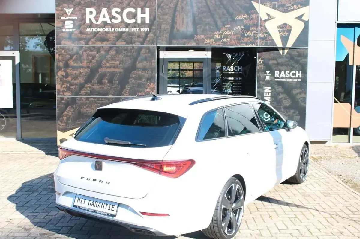Gebraucht Cupra Leon VZ 245 PS (180 kW) 2022 White (metallic) Kombi