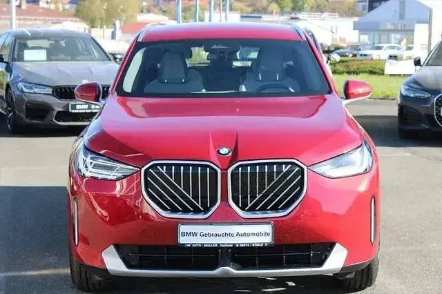 Gebraucht BMW X3 Sport Line 208 PS (152 kW) 2025 Dragon fire rot SUV
