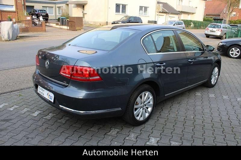 Gebraucht VW Passat Comfortline 150 PS (110 kW) 2013 Grau Limousine