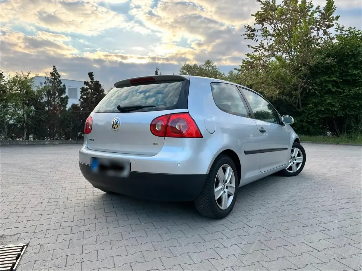 Gebraucht VW Golf 102 PS (75 kW) 2004 Silber Coupé