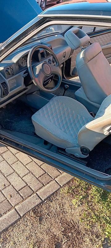 Gebraucht Opel Corsa 45 PS (33 kW) 1992 Schwarz Kleinwagen