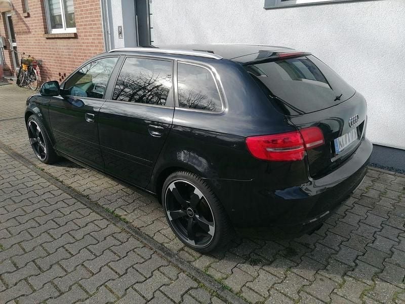 Gebraucht Audi A3 Ambition 125 PS (91 kW) 2010 Schwarz Kleinwagen