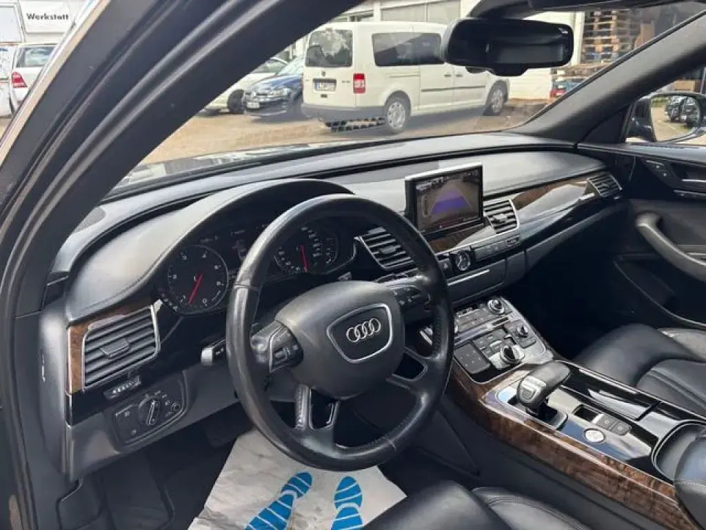 Gebraucht Audi A8 Ambiente 250 PS (183 kW) 2012 Oolonggrau metallic (metallic) Limousine