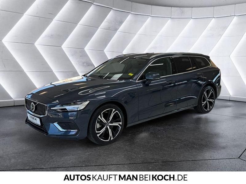 Gebraucht Volvo V60 Plus 349 PS (256 kW) 2025 72300 denim blue Kombi