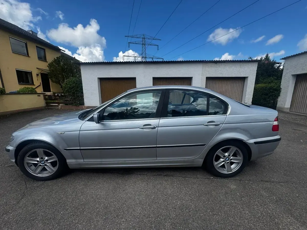Gebraucht BMW 320 Basis 170 PS (125 kW) 2001 Silber Limousine