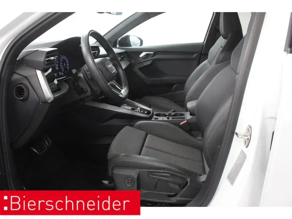 Gebraucht Audi A3 S-Line 150 PS (110 kW) 2023 Weiß Limousine