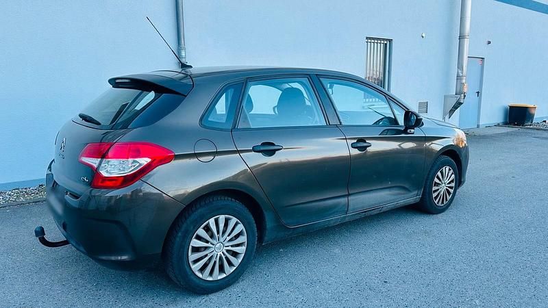 Second-hand Citroën C4 95 CP (69 kW) 2014 Maro Berlinǎ