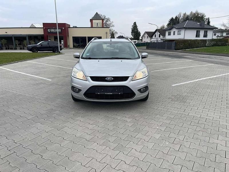 Gebraucht Ford Focus 101 PS (74 kW) 2009 Silber Kombi