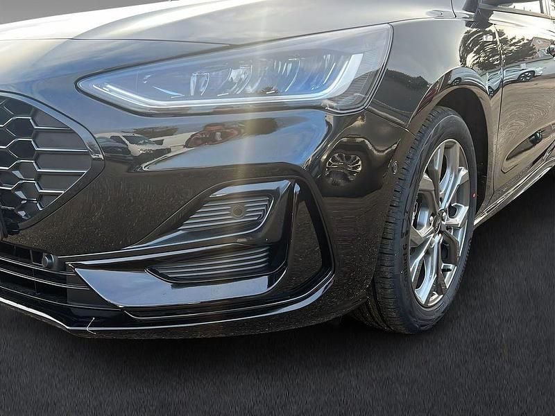 Neu Ford Focus ST-Line X 155 PS (114 kW) 2026 Schwarz Limousine
