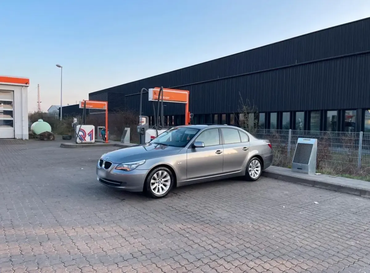 Gebraucht BMW 520 Shadowline 170 PS (125 kW) 2008 Grau Limousine