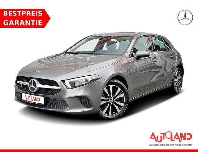 Silber Gebraucht 2021 Mercedes A140 Limousine | 26.990 € - Bild 1/4