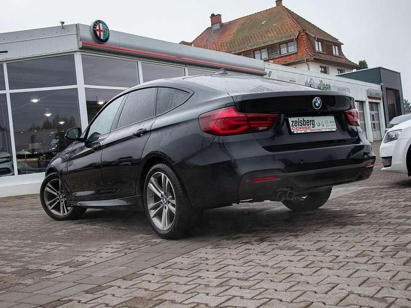 Gebraucht BMW 320 Gran Turismo M Sport 184 PS (135 kW) 2019 Black sapphire Kleinwagen