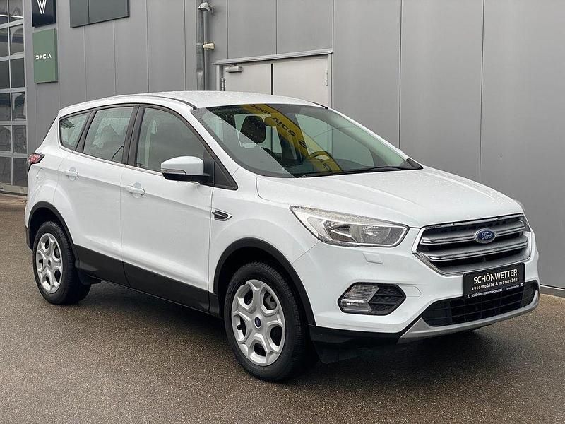 Gebraucht Ford Kuga Trend 120 PS (88 kW) 2018 Weiß SUV