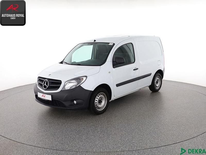 Arktikweiss Gebraucht 2021 Mercedes Citan 108 Van / Kleinbus | 12.480 € (Guter Preis) - Bild 1/4