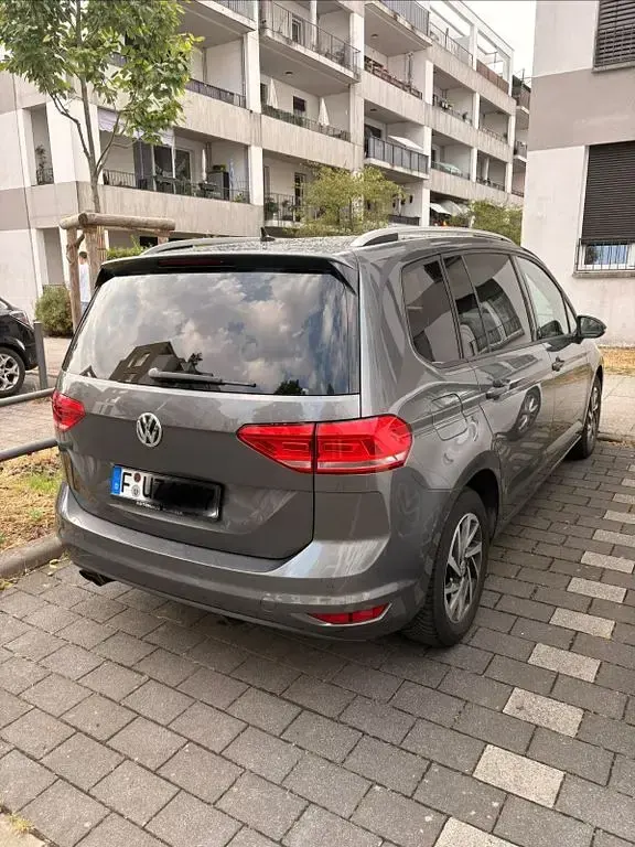 Gebraucht VW Touran Sound 150 PS (110 kW) 2017 Grau Van / Kleinbus