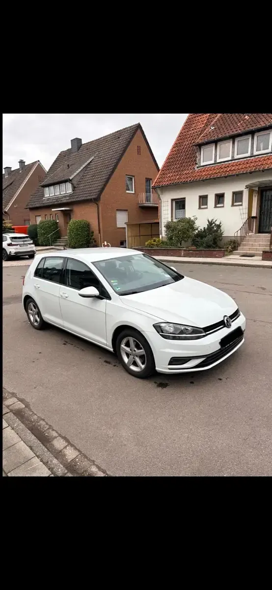 Second-hand VW Golf VII 110 CP (80 kW) 2017 Alb Berlinǎ