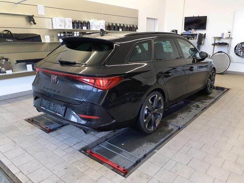 Gebraucht Cupra Leon VZ 245 PS (180 kW) 2024 Schwarzschwarz Limousine