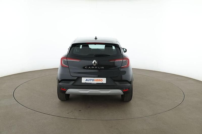 Second-hand Renault Captur Evolution 140 CP (102 kW) 2023 Negru SUV