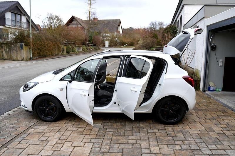 Gebraucht Opel Corsa Color Edition 101 PS (74 kW) 2016 Weiß Kleinwagen