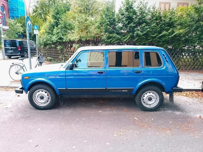 Gebraucht Lada niva 83 PS (61 kW) 2019 Blau SUV