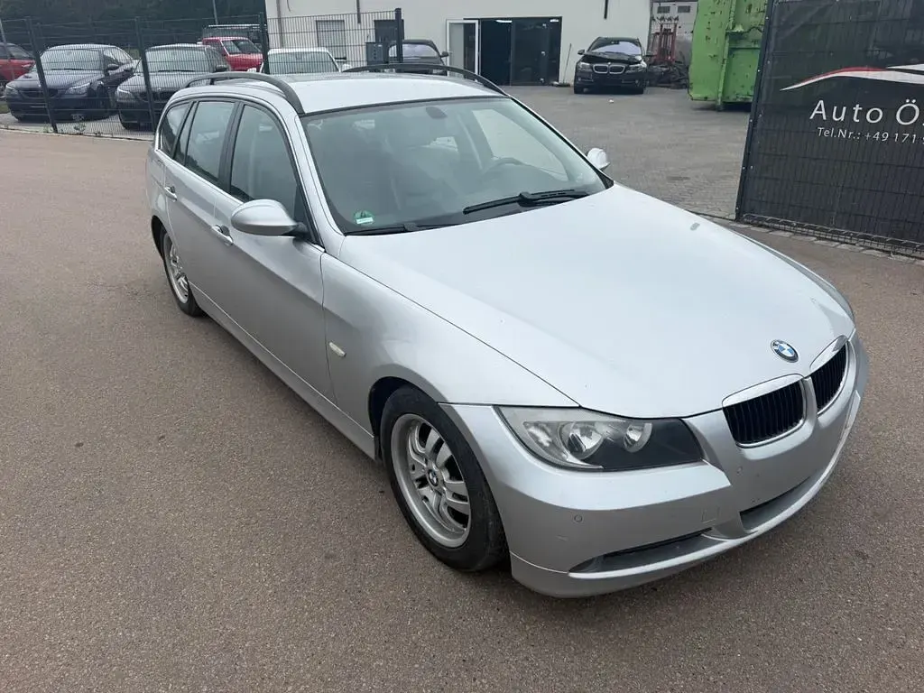 Gebraucht BMW 325 218 PS (160 kW) 2005 Silber Kombi