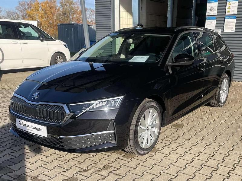 Neu Skoda Octavia Selection 150 PS (110 kW) 2025 Black magic perleffekt Kombi