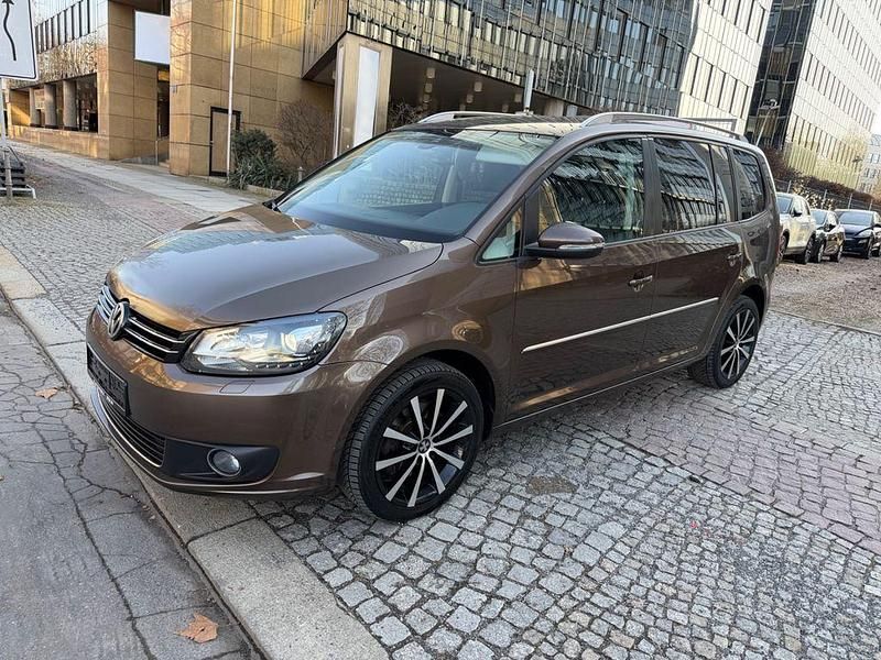 Gebraucht VW Touran Highline 177 PS (130 kW) 2015 Braun Van / Kleinbus