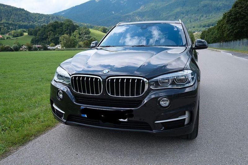 Grau Gebraucht 2017 BMW X5 SUV | 35.000 € (Fairer Preis) - Bild 1/4