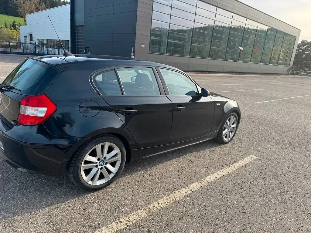 Gebraucht BMW 118 143 PS (105 kW) 2005 Schwarz Kleinwagen