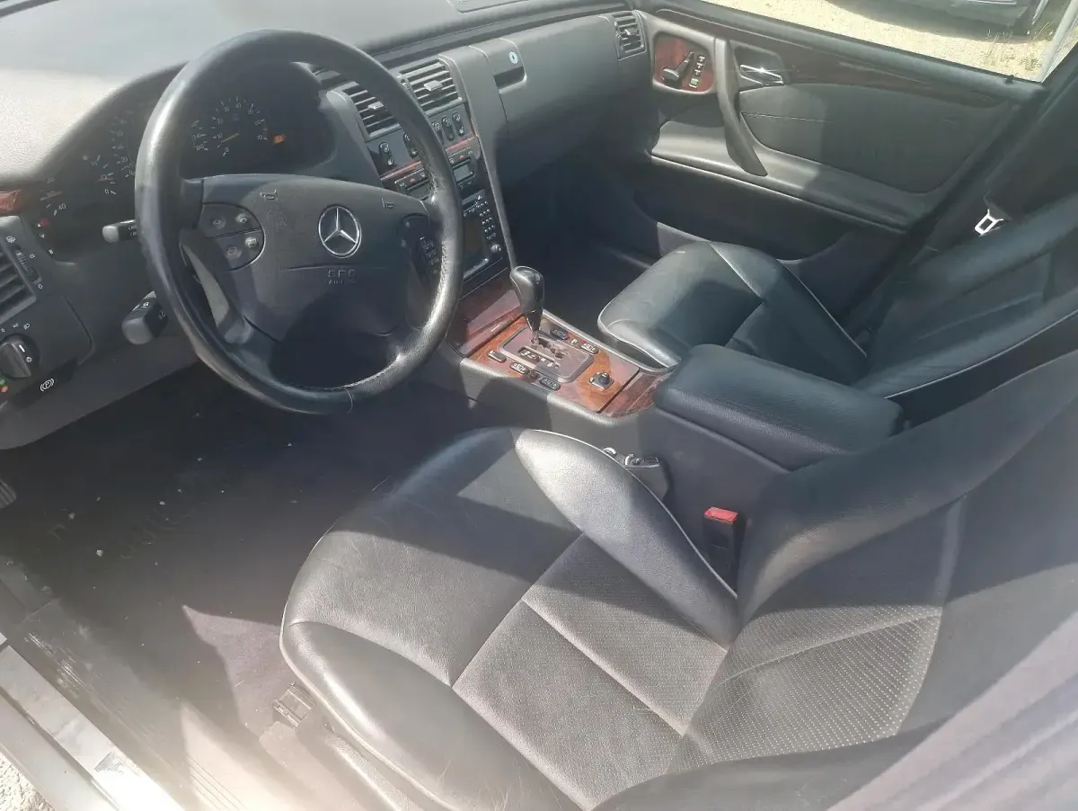 Gebraucht Mercedes E320 224 PS (164 kW) 2001 Silber Kombi
