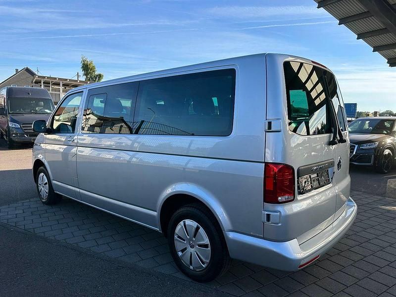Gebraucht VW Caravelle 150 PS (110 kW) 2024 Silber Van / Kleinbus