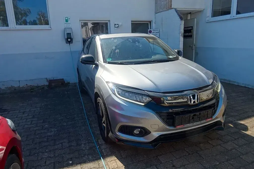 Gebraucht Honda HR-V Sport 182 PS (133 kW) 2020 Lunar silver metallic SUV