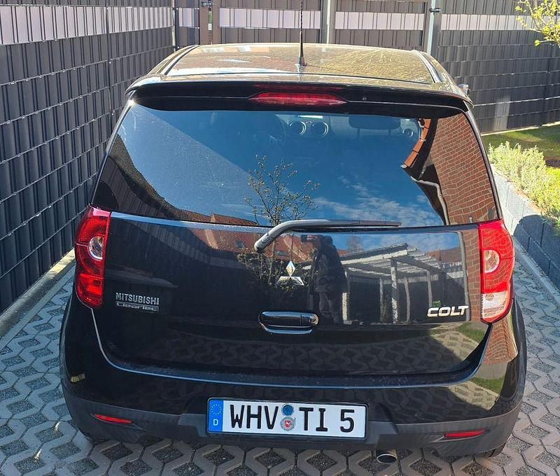 Second-hand Mitsubishi Colt Intense 95 CP (69 kW) 2010 Negru Hatchback